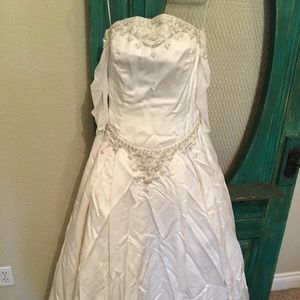 Beautiful diamond bride wedding gown